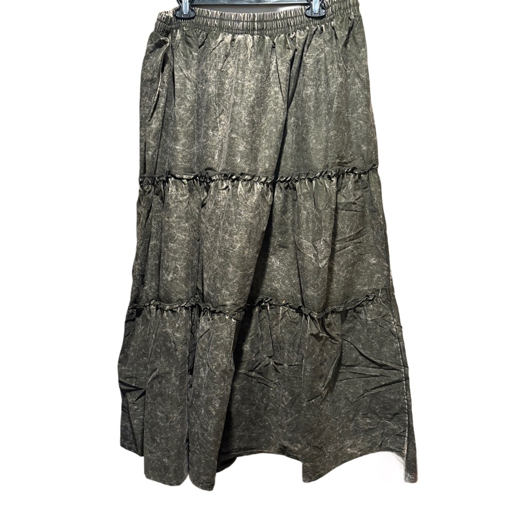 Zenana Outfitters Distressed Acid Wash Black Tiered Maxi Skirt NWT Size 3X - Picture 4 of 7